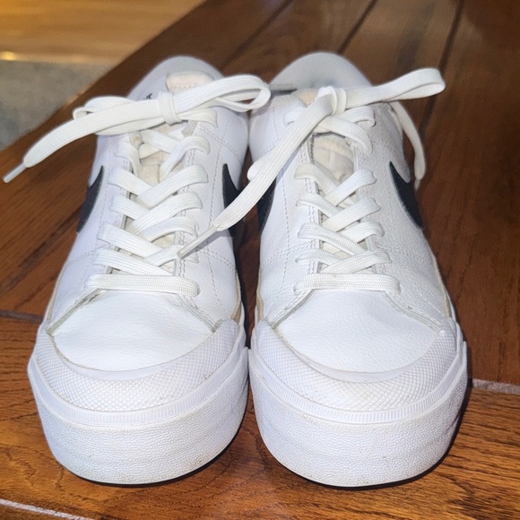 Nike Court Legacy Lift Women’s Platform Sneakers - Picture 5 of 10